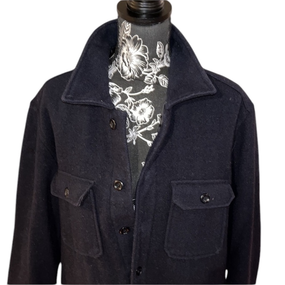 GAP size large men’s 100% wool quilted lining shacket side & chest pockets